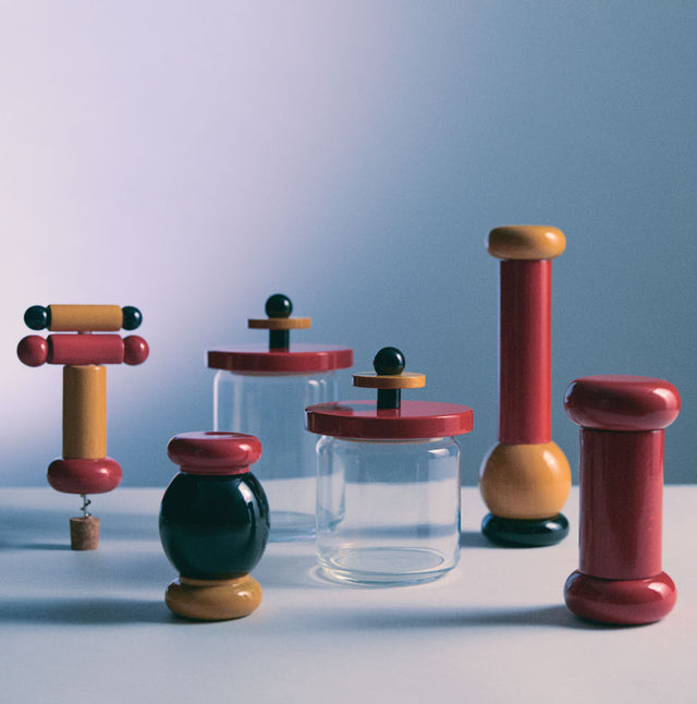 Alessi Twergi Serie von Ettore Sottsass mit Korkenzieher, Gewürzmühlen und Nussknacker