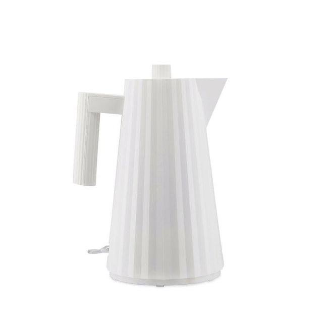 Alessi Plissé Wasserkocher 1,7 L in Weiß, Design-Wasserkocher von Michele De Lucchi