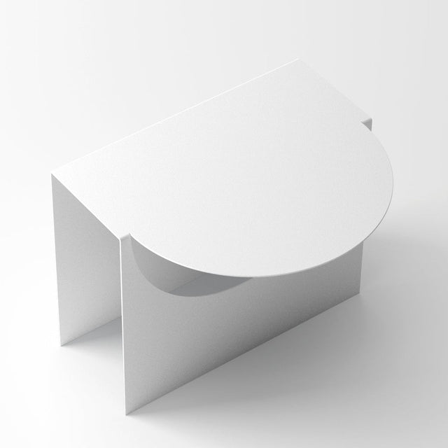 Aesthek Apartment Beistelltisch Weiß am Sofa – made in Germany
