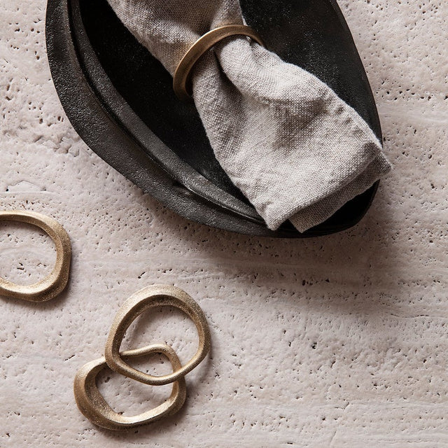 Serviettenringe Flow Messing - fermLIVING