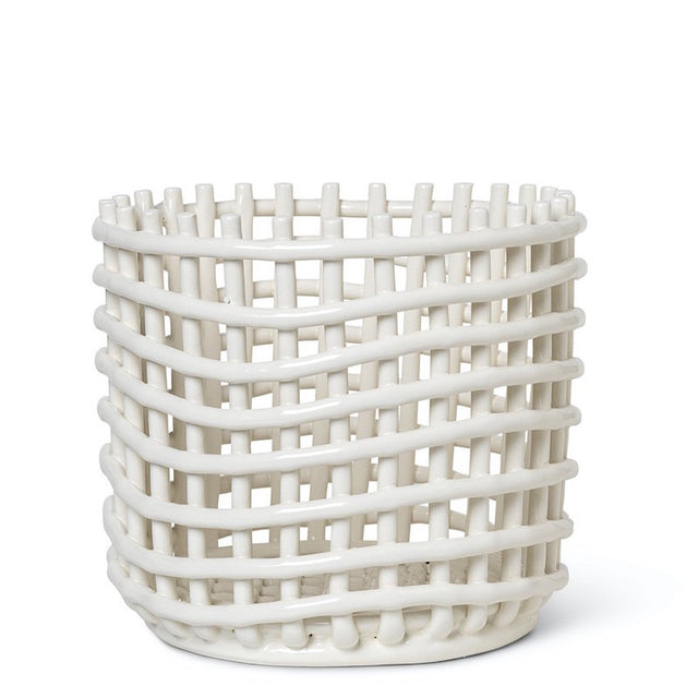ferm LIVING Ceramic Basket Large Off-white – Obstschale aus Keramik im Flechtdesign