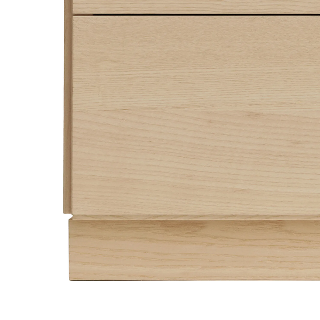 String Relief Sockel 123 cm Esche – Untergestell für die Relief Kommode