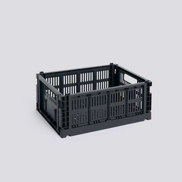 HAY Colour Crate Medium (M) Aufbewahrungsbox in Charcoal (Kohlegrau) – DesignWe.Love