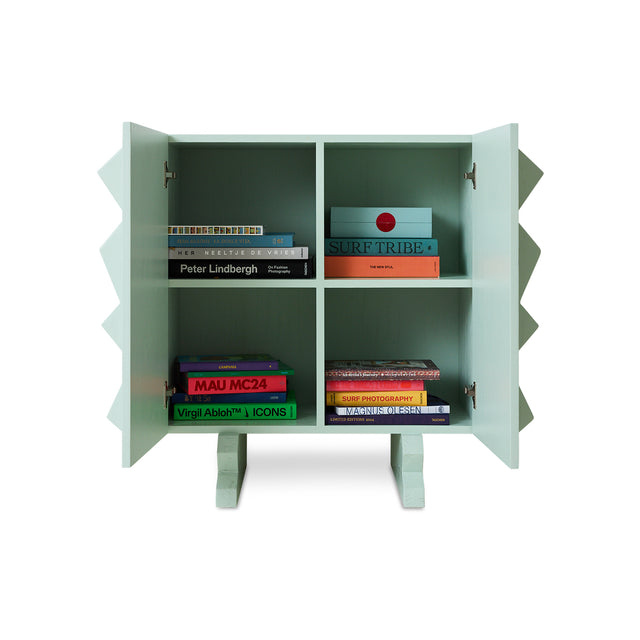 HKliving Design Sideboard Forma Ice Blue – hellblaues Sideboard im Memphis-Stil mit geöffneten Schranktüren