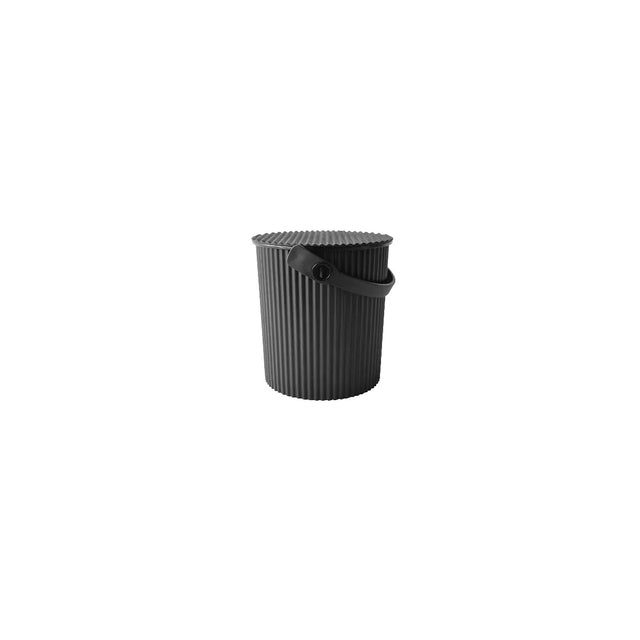 Hachiman Omnioutil Eimer Baby 0,7L in Black  – japanischer Designklassiker, BPA-frei, 100% recyceltes Polypropylen, mit Elastomer-Deckel